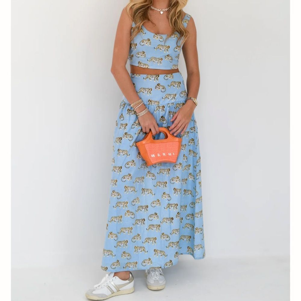 Fancy SIENNA MAXI SKIRT SET - BABY BLUE TIGER
M16